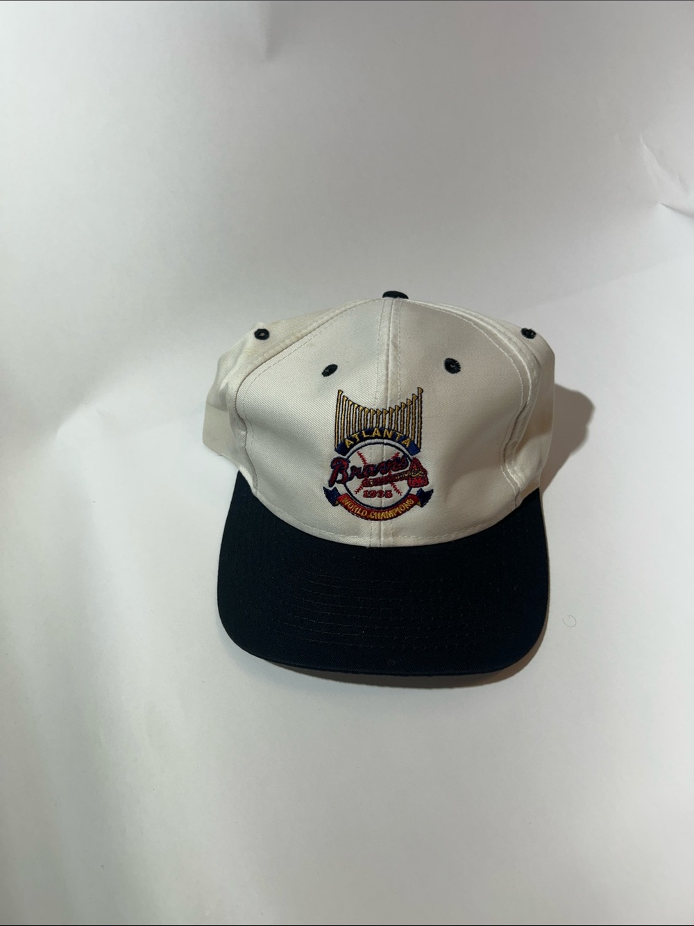 Vintage Atlanta Braves 1995 World Champions Ball Cap - White & Navy (Stains)